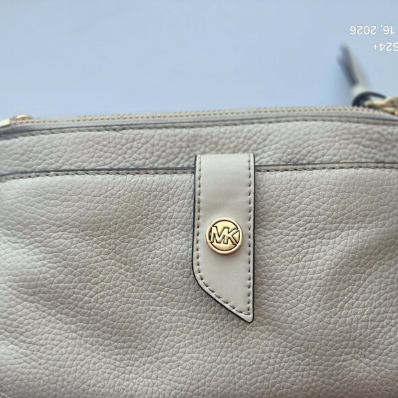MICHAEL KORS PEBBLE LEATHER CROSSBODY & WALLET - Picture 3 of 15